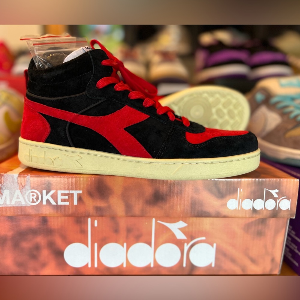 Market x Marvel x Diadora "Phoenix" size 8.5M